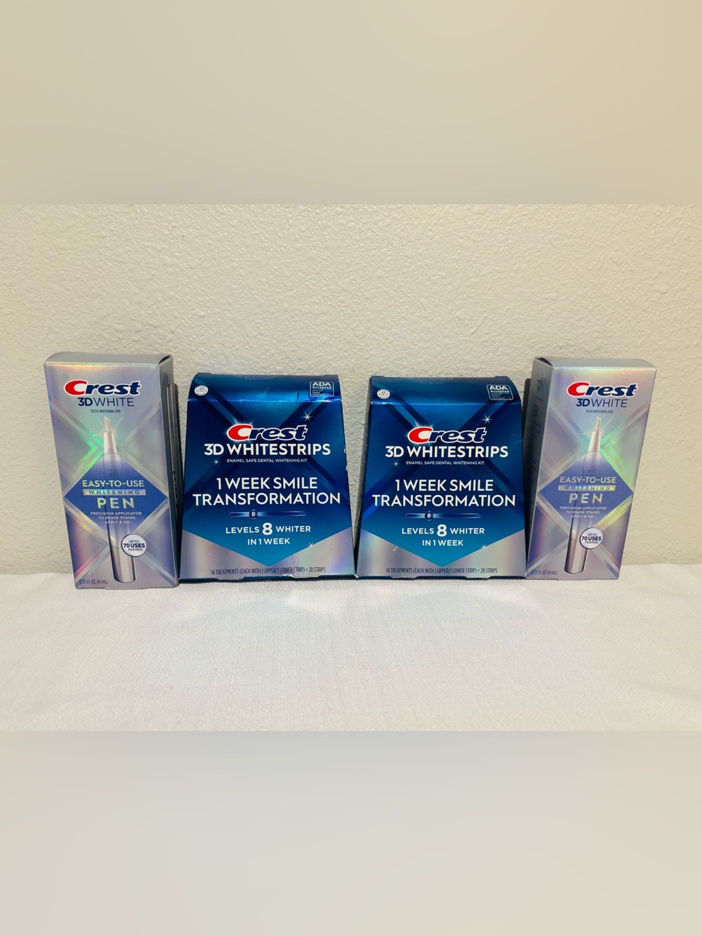 Crest 3D Whitestrips Bright Blue Gradient Box